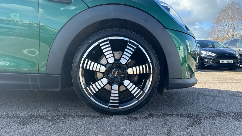 MINI Hatchback 1.5 Cooper Exclusive 5dr Petrol Hatchback